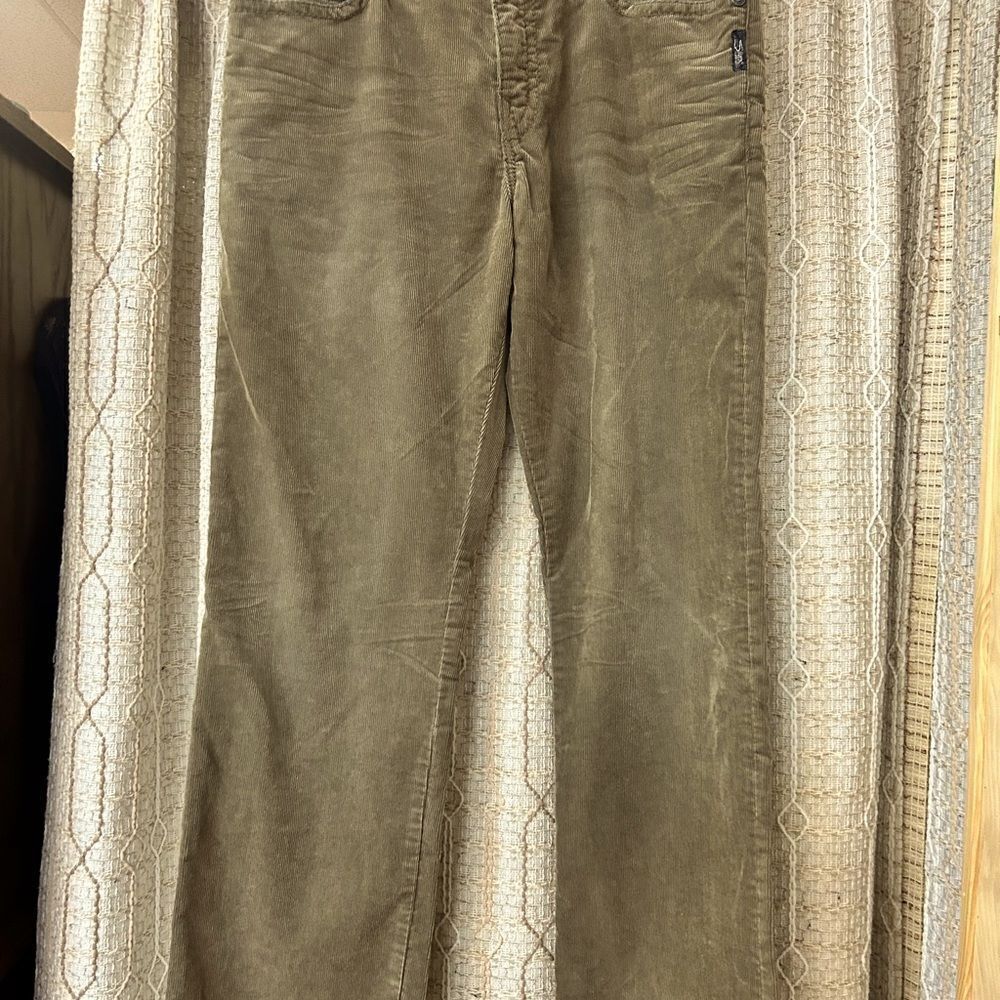 🛍️ Silver Ladies 34/32 Grayson heritage Green Corduroy jeans